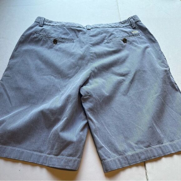 Izod Men's Casual Shorts Light blue with white pin stripe Size 34 - Picture 6 of 7